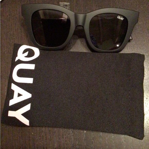 1 left Saale ❤️‍?❤️‍?Quay After Hours black matte sunglasses main image 4